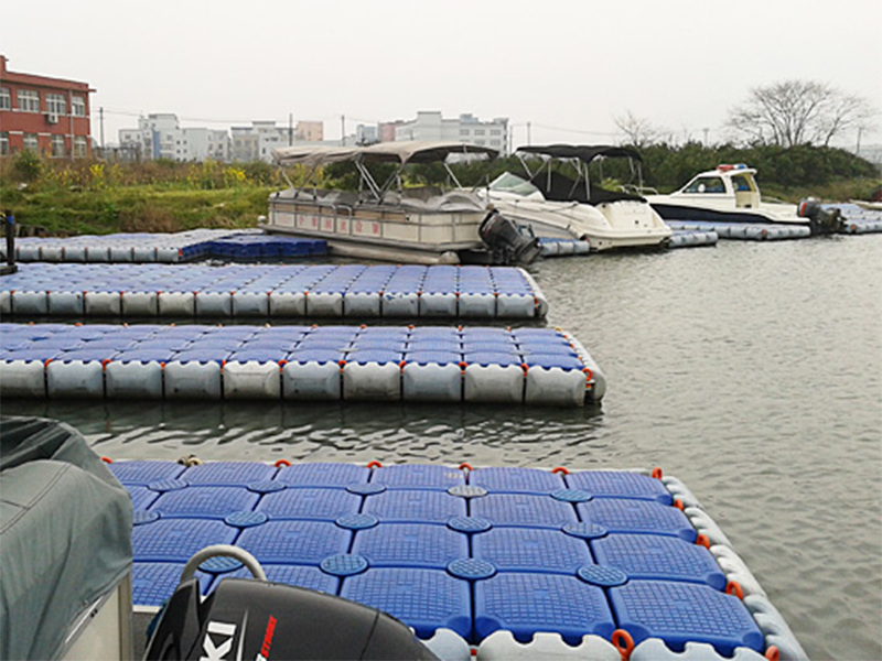 PONTOOON TUBE FLOAT
